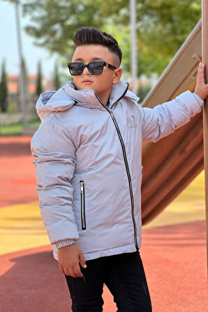 Erkek Çocuk Çıkarılabilir Kapüşonlu Baskılı Yakası Detaylı Kışlık Mont KM3501