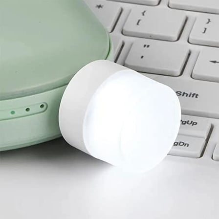 Linwnil Gece USB Işıkları, Mini LED Ampul, Takılabilir, Sıcak Beyaz, Kompakt, Yatak Odası, Banyo, Çocuk Odası, Koridor, Mutfak Araba için USB Atmosfer Işığı (4 Beyaz Işık)