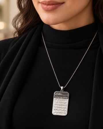 Ayetel Kürsi Kolye – Koruyucu Dua Yazılı Gümüş Renk Madalyon, 55 cm 925 ayar gümüş Zincirli Kadın Erkek Unisex Manevi Kolye