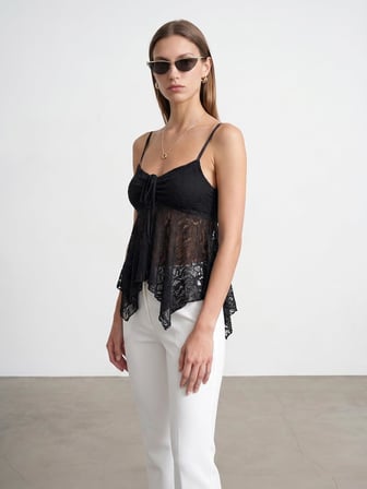 Dantel Crop Top Kadın İnce Askılı Kalp Yaka Asimetrik Kesim Fitted Üst