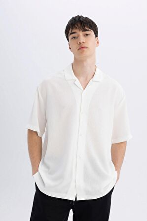 DeFacto Relax Fit Yazlık Polo Yaka Krinkıl Kumaş Kısa Kollu Beyaz Gömlek C7398AX24SMWT55