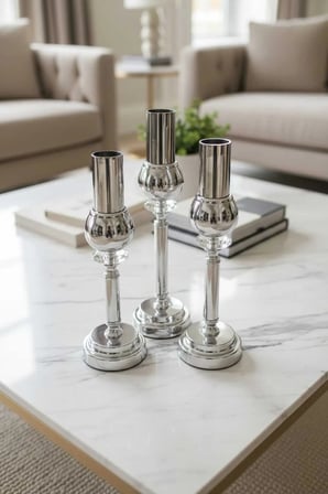 METAL KRİSTAL TAŞLI GÜMÜŞ 3'LÜ CAM MUMLUK ŞAMDANLIK SETİ