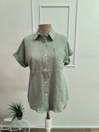 Kadın Kısa Kollu Yakalı önü Düğmeli Müslim Gömlek - Yeşil / L-XL
