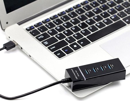 6043 4 Port Usb 3.0 Çoğaltıcı Çoklayıcı Hub Adaptör Switch Hız: Usb3.0-5Gbit/Sn 4 Adet Usb3.0 Kablo Uzunluğu: 30 cm 4 Farklı Cihazı Usb3.0 Hızında Tek Noktadan Aynı Anda Bağlayın
