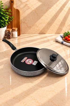 Meşhur Karadeniz 32 cm Çelik Kapaklı Yanmaz Yapışmaz Balık ve Börek Tavası
