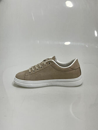 2885 Wickers Bej Süet Kalp Detaylı Bayan Spor Ayakkabısı