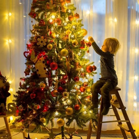 5 metre Led Işıklı 28'li Kar Tanesi Işık Zinciri Dekoratif Pilli Aydınlatma Ev Dekorasyonu Süsleme Salon Oda Merdiven Balkon Süslemeleri için Yılbaşı Eğlence Doğum Günlerine Özel Aydınlatma