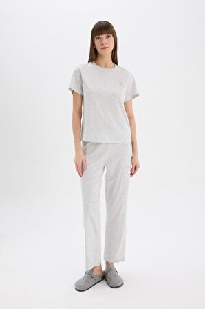 DeFacto Pijama Takımı Regular Fit Bisiklet Yaka Kısa Kollu Üst Beli Lastikli Uzun Altı-Fall in Love E5820AX25SPGR93