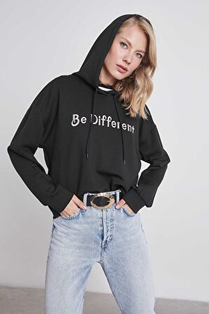 Önü Nakışlı Kapşonlu Sweatshirt