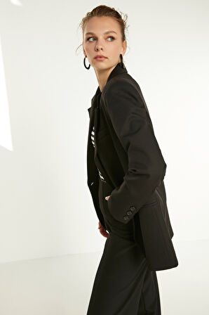 Önden Tek Düğme Kapamalı Blazer Ceket