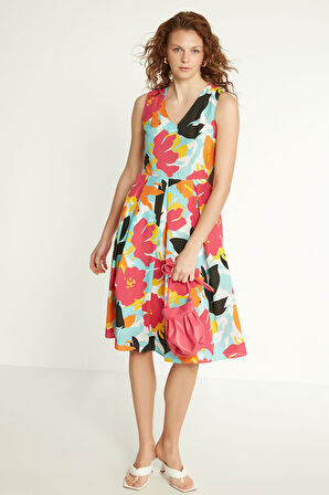 Yanlar Pencere Detaylı V Yaka Elbise