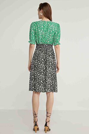 Garnili Çıtır Çiçek Desen V Yaka Elbise