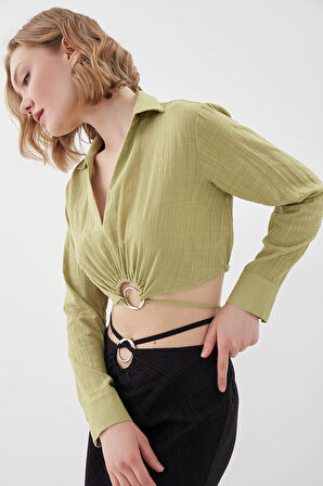 Beli Halka Detaylı V Yaka Lastikli Crop Bluz