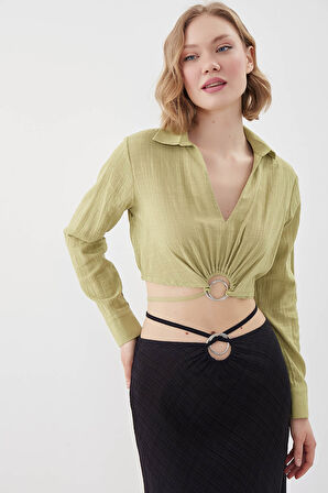 Beli Halka Detaylı V Yaka Lastikli Crop Bluz
