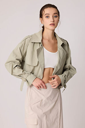 Astarlı Önü Düğmeli Crop Trençkot