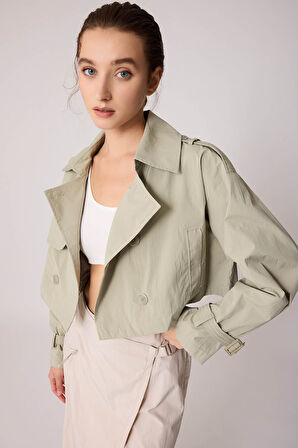 Astarlı Önü Düğmeli Crop Trençkot