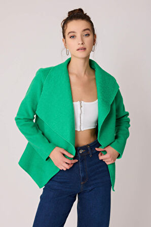 Aksesuar Bağlamalı Asimetrik Kesim Ceket