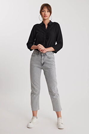 Slim Fit Crop Mom Jean