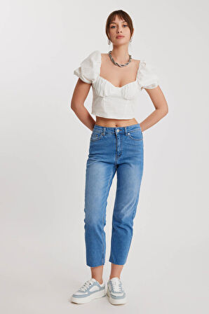 Slim Fit Crop Mom Jean