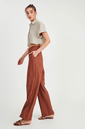 Beli Çapraz Lastik Detaylı Pantolon