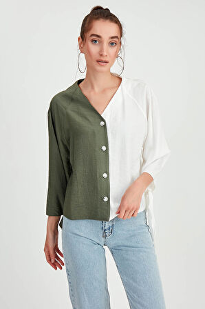 İki Renk Kolu Bağlamalı Düğmeli Bluz