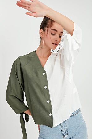 İki Renk Kolu Bağlamalı Düğmeli Bluz