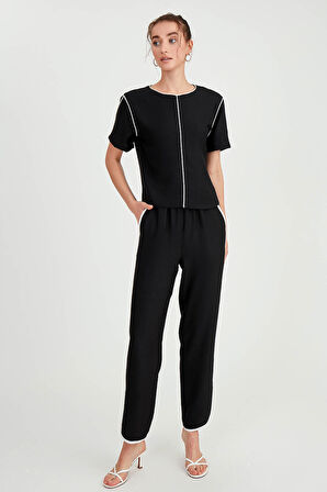 Yuvarlak Yaka Şerit Detaylı Bluz