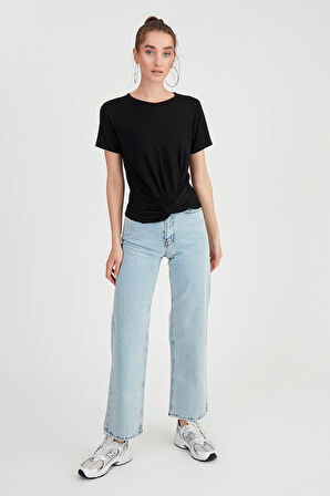 Yuvarlak Yaka Önü Büzgülü T-Shirt