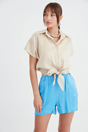 Önü Bağlamalı Parlak Saten Gömlek