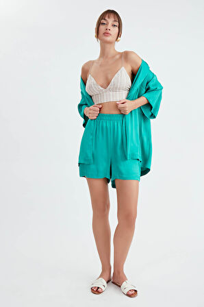 Beli Lastikli Parlak Saten Şort