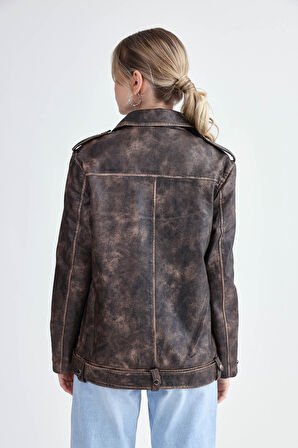 Omuzda Apolet Detaylı Kemerli Suni Deri Ceket