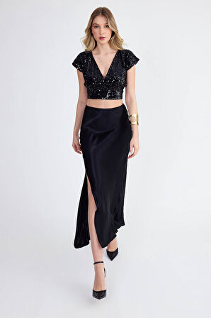 V Yaka Pullu Crop Bluz