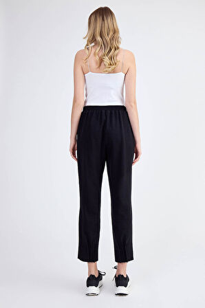 Beli Lastikli Paçası Pileli Triko Pantolon