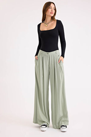 Pileli Geniş Paça Pantolon