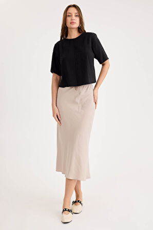 Beli Bağcıklı Midi Boy Etek