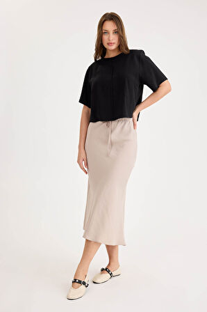 Beli Bağcıklı Midi Boy Etek