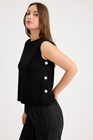 Yanları Düğmeli Sıfır Kol Modal Bluz