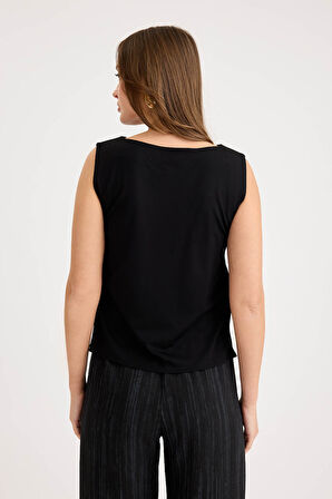 Yanları Düğmeli Sıfır Kol Modal Bluz