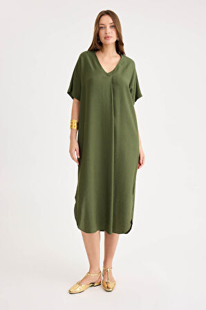 Yanları Yırtmaçlı V Yaka Kısa Kol Cepli Elbise