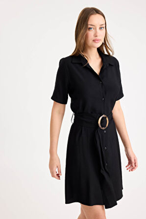 Önü Düğmeli Kısa Kol Kemerli Elbise