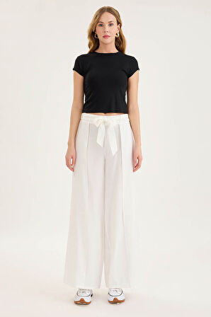 Yuvarlak Yaka Kısa Kol Crop Bluz