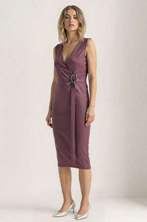 Önü Tokalı V Yaka Saten Elbise