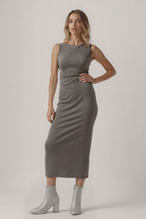 Omuzu Düğüm Detaylı Örme Elbise