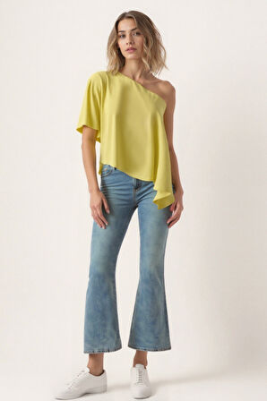 Tek Omuz Kayık Yaka Bluz