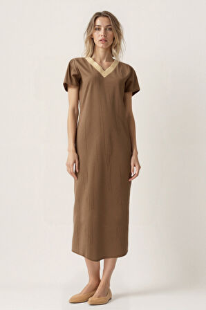 Yakası Dantelli Salaş Midi Elbise