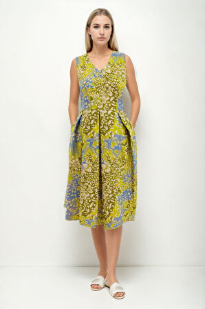 Çift V Yaka Desenli Pileli Elbise