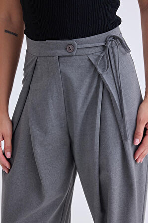 Beli Bağcıklı Geniş Paça Pantolon
