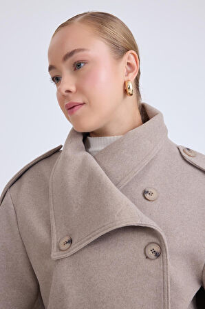 Apolet Detaylı Kısa Kaşe Kaban