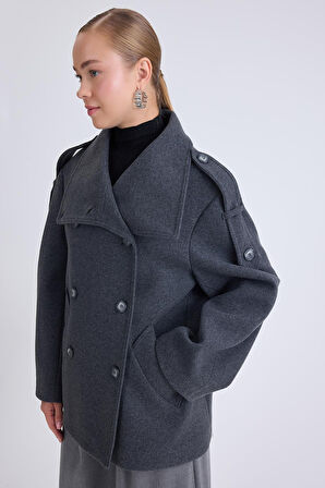 Apolet Detaylı Kısa Kaşe Kaban