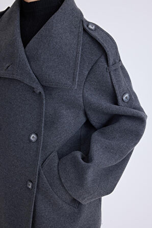 Apolet Detaylı Kısa Kaşe Kaban